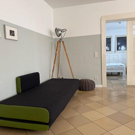 Paterre Wohnung In Der Rosa Villa Selb Bagian luar foto