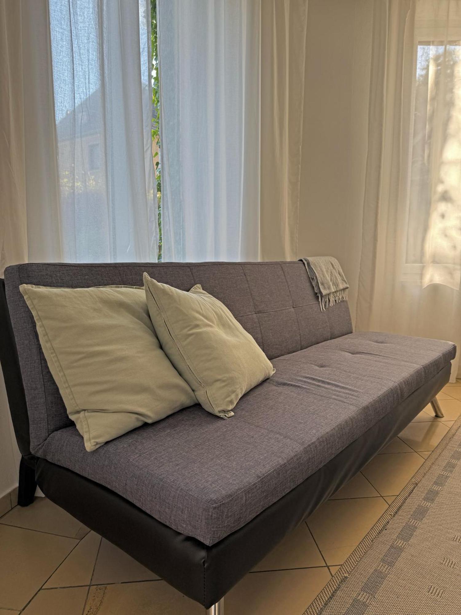 Paterre Wohnung In Der Rosa Villa Selb Bagian luar foto